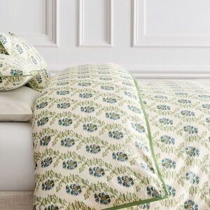 NEW Green and Blue Patterned Bedding Set